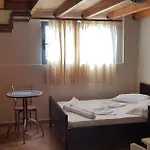 Hotell The First Sarandë