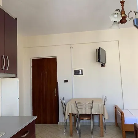 The First 호텔 Sarandë