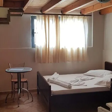 Otel The First Saranda
